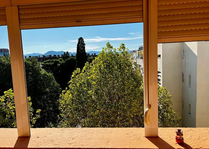 Center Square Deluxe Nest * Podgoriçe