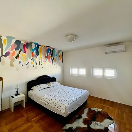 דירה Center Square Deluxe Nest
