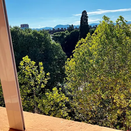 Center Square Deluxe Nest Apartamento *