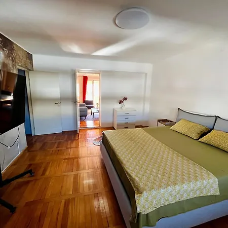 Center Square Deluxe Nest *