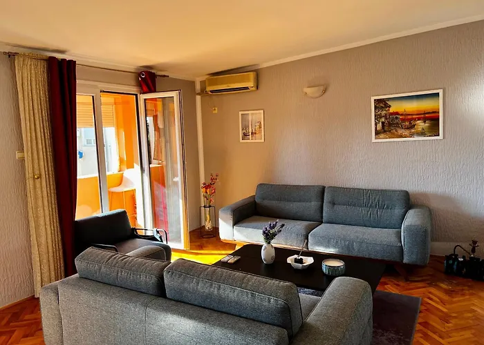 Center Square Deluxe Nest Appartement