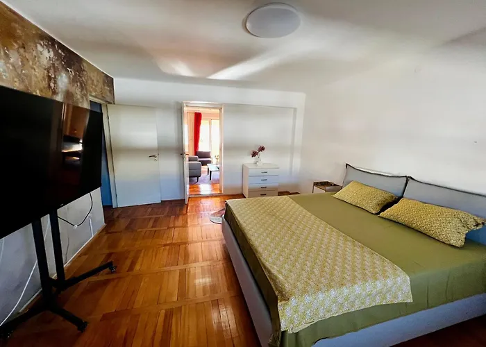 Center Square Deluxe Nest *